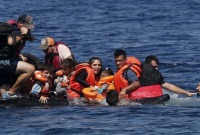 واجهت السلطات الإيطالية اتهامات بأنها تقاعست عن إنقاذ قارب اللاجئين من الغرق - رويترز