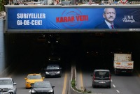 الحملة الانتخابية لمرشح تحالف الأمة كمال كليتشدار أوغلو يعد فيها إعادة السوريين إلى بلادهم في أنقرة (رويترز)