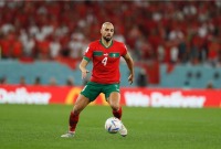 المغربي سفيان أمرابط لاعب خط الوسط لنادي فيورنتينا الإيطالي