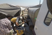 فرق "الدفاع المدني" تتفقد مكان الحادث في مخيم مورك (الدفاع المدني السوري)