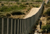 الحدود الأميركية المكسيكية (رويترز)