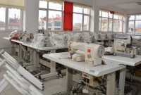 ورشة تصنيع ملابس في تركيا