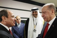 الرئيس التركي أردوغان يلتقي الرئيس المصري السيسي في الدوحة بحضور أمير قطر تميم بن حمد