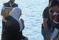 والدة الأطفال الإثنين الذين فقدا حياتهما أثناء سباحتهما في بركة بمنطقة سيليفري (وسائل إعلام تركية)