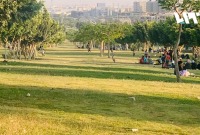 الحدائق العامة والشاليهات.. ملجأ السوريين في مصر للهرب من لهيب الصيف