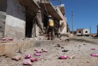 آثار الدمار بعد قصف النظام وروسيا بلدة الموزرة بريف إدلب – 2 آب 2023 (الدفاع المدني السوري)
