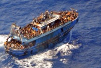 غرق قارب المهاجرين قبالة سواحل اليونان