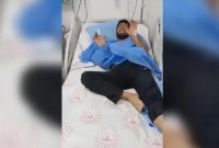 الشاب السوري حسن خليل فارس يتلقى العلاج في المشفى قبل وفاته (DHA)