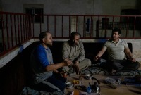 جيران يحتسون المتة في مدينة بنش السورية
