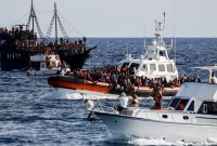 إنقاذ المهاجرين على السواحل الإيطالية