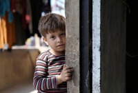 طفل سوري لاجئ تعيش عائلته في مدينة صور اللبنانية منذ ثماني سنوات (UNICEF/Fouad-Choufany)