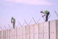 العراق يبدأ المرحلة الثانية من بناء جدار فاصل عن الحدود السورية