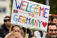 هل تتخلى ألمانيا عن "سياسة الترحيب" وتشدد القيود على الهجرة؟