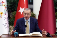 الرئيس التركي رجب طيب أردوغان يتحدث في قمة المجلس الخليجي في قطر (الأناضول)