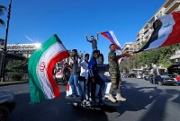 علم إيران في دمشق