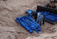دفن جثث تعود لفلسطينيين في مقبرة جماعية بعد استعادتها من يد الجيش الإسرائيلي