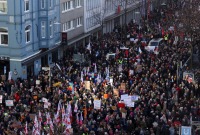مظاهرة منتهضة لـ"حزب البديل من أجل ألمانيا" واليمين التطرف في دوسلدورف - 27 كانون الثاني 2024 (رويترز)