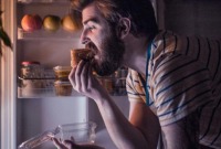 "الجوع المستمر".. هل يمكن التحكم في الرغبة المستمرة بتناول الطعام؟