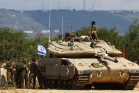 الجيش الإسرائيلي يعلن قتل 3 قياديين بحزب الله ويستعد لحرب في الشمال