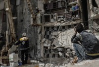 بينما كان السوريون يحاولون التعافي من آثار الزلزال كانت الكارثة الأولى المتمثلة بحرب النظام وروسيا مستمرة (الدفاع المدني السوري)