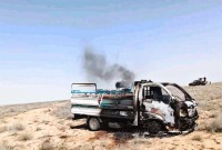آثار الهجوم على سيارات عمال جني الكمأة في بادية دير الزور - 6 من آذار 2024 (إنترنت)