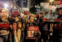 أهالي الأسرى الإسرائيليين: نتنياهو "عائق" أمام صفقة التبادل 