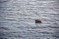 عائلة سورية تلقي جثة طفلها في البحر خلال رحلتهم إلى قبرص اليونانية