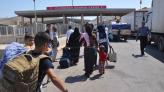 سوريون يعبرون نحو الأراضي السورية عبر معبر باب الهوى (وسائل إعلام تركية)