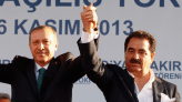 المطرب إبراهيم تاتليسس والرئيس التركي رجب طيب أردوغان (وسائل إعلام تركية)