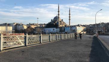 السلطات التركية تمدد فترة منح أذونات التنقّل خلال الإغلاق الكامل
