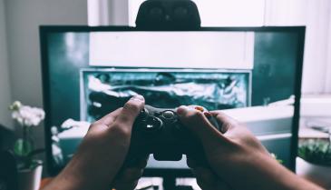 ألعاب الفيديو الحربية والقتالية هي الأكثر رواجاً بين الشباب والمراهقين (إنترنت)