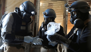 جمع عينات للتحقيق بهجوم الأسلحة الكيماوية في الغوطة الشرقية 