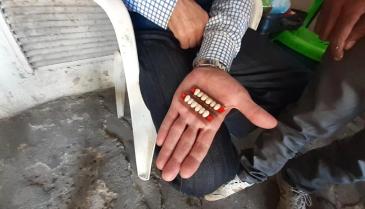 أسنان مصنعة على يد شعب الدوم القرباطي في شمالي لبنان - المصدر: ميدل إيست آي