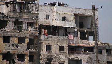 الحياة وسط الخراب في حمص - المصدر: جيوغرافيكال 