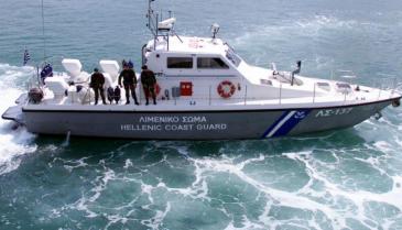 دورية لخفر السواحل اليوناني - رويترز