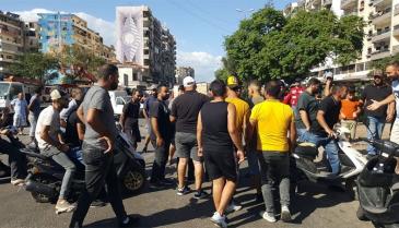 محتجون في باب التبانة شمالي لبنان (وسائل إعلام لبنانية)