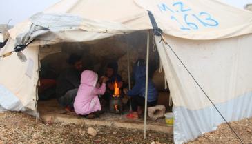 أوضاع إنسانية سيئة جداً تواجه المدنيين في شمال غربي سوريا وتحديداً في المخيمات - "الدفاع المدني السوري"
