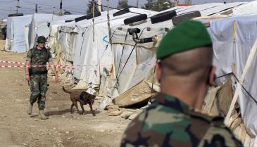 الجيش اللبناني في مخيمات اللاجئين السوريين