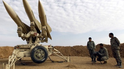 iranian-soldiers-preparing-to-launch-hawk-surface-to-air-missiles-during-training.jpg