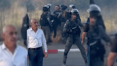 الشرطة الإسرائيلية تعتدي على مراسل CNN.. ماذا قال عن عرب 48 قبل أيام؟