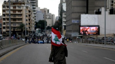 مسؤول نقابي لبناني: الوضع وصل حدّ الهاوية وينذر بالانفجار