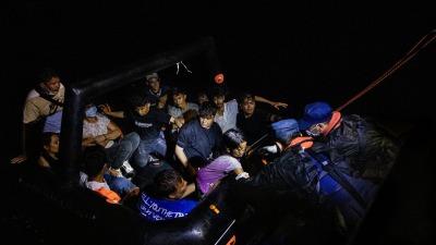 خفر السواحل التركي ينقذ قارباً يقل مهاجرين أفغان 