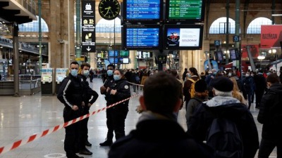0_police-killed-a-person-who-attacked-them-with-a-knife-at-paris-gare-du-nord-station.jpg