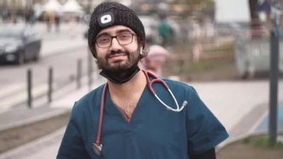 الطبيب السوري تيريج بريمو الذي تطوع لمساعدة الجرحى في أوكرانيا