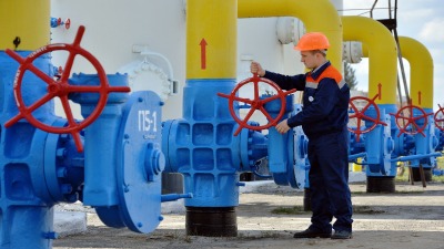 الدول الأوروبية تُخزن الغاز للاستفادة من انخفاص الأسعار (Getty)