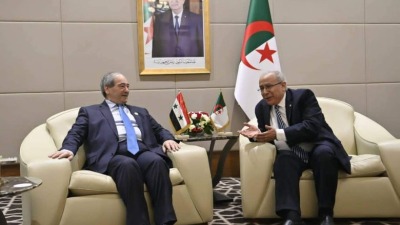 وزير الخارجية الجزائري رمطان لعمامرة مع وزير خاجية النظام فيصل المقداد (إنترنت)