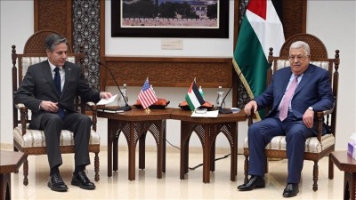 وزير الخارجية الأميركي، أنتوني بلينكن والرئيس الفلسطيني، محمود عباس (الأناضول)