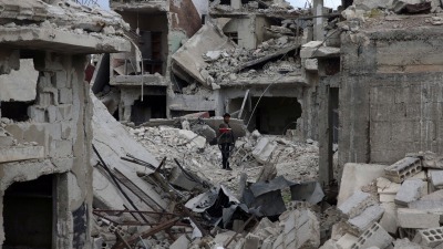 مبان مدمرة في دوما بالغوطة الشرقية - رويترز