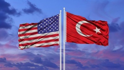 العلمين التركي والأمريكي (بلومبيرغ)