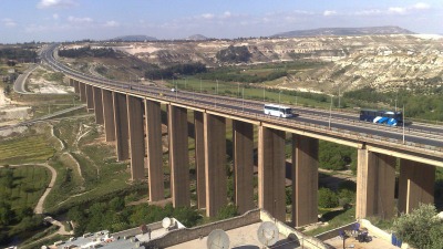 جسر الرستن شمالي حمص (تويتر)